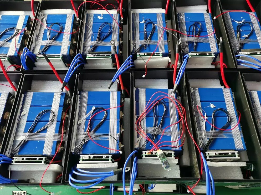 Custom Lithium Iron Phosphate LiFePO4 12V 24V 36V 48V 100ah 120ah 150ah 200ah 250ah Battery Pack with BMS