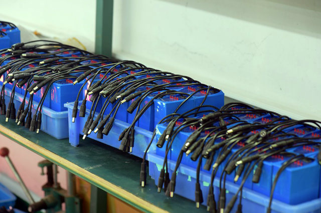 Rechargeable 12V 6600mAh 18650 Lithium Battery Pack for LED Light