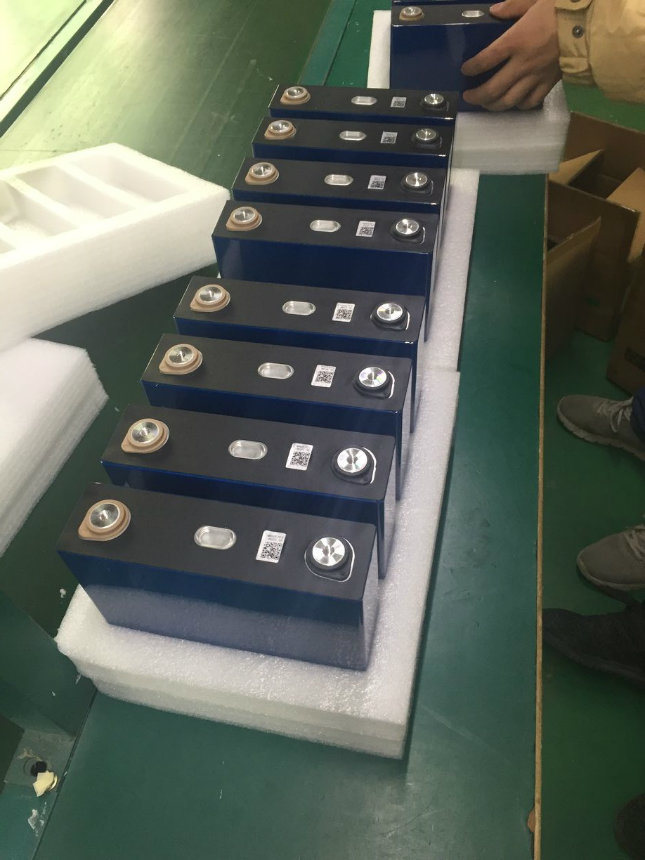 3.2V Nominal Voltage and Flexible Size 3.2V 100ah LiFePO4 Battery
